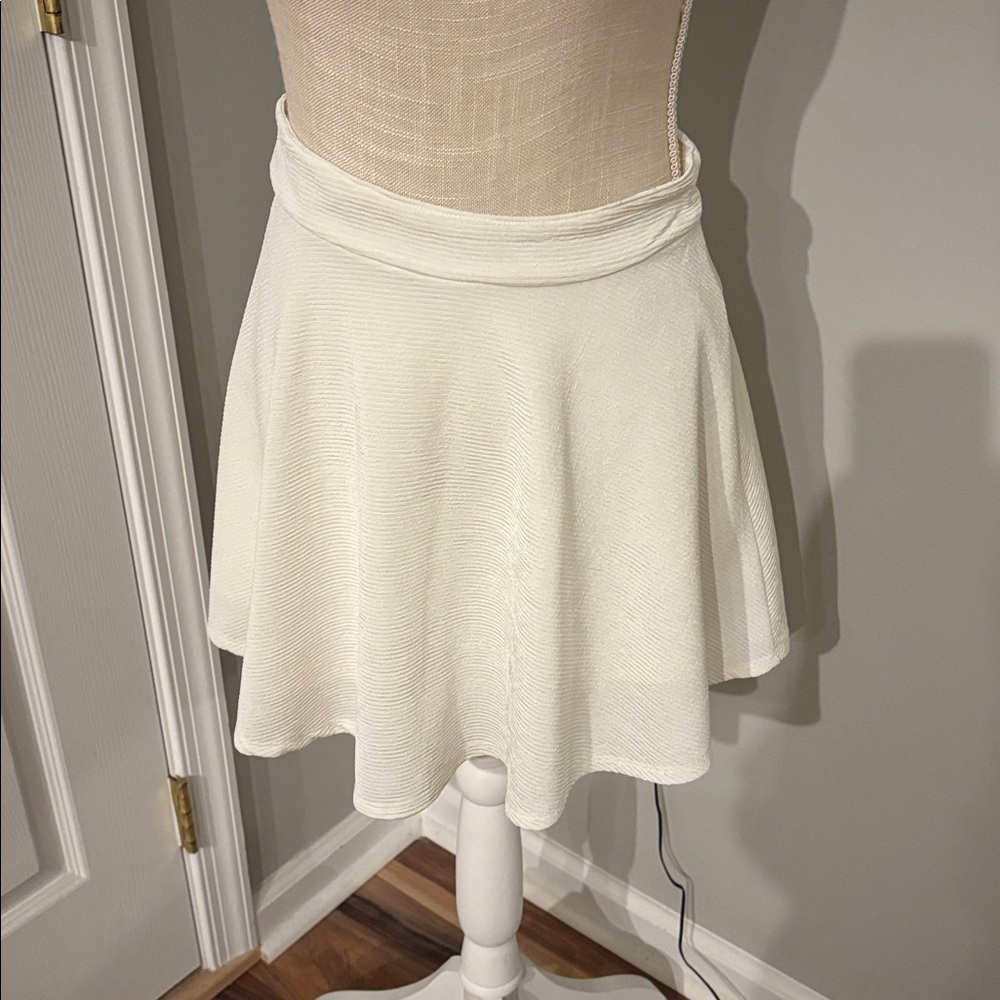 Elegant White Skater Skirt